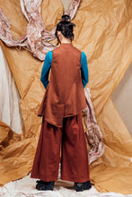 Load image into Gallery viewer, AW25 AIJA COWL VEST TOP - TOFFEE TWILL