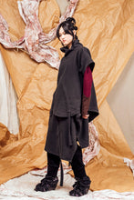 Load image into Gallery viewer, AW25 AKEMI RUCHE BOX TOP - ONYX JACQUARD