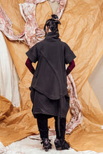 Load image into Gallery viewer, AW25 AKEMI RUCHE BOX TOP - ONYX JACQUARD