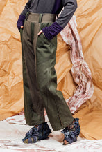 Load image into Gallery viewer, AW25 ANRI FLARE ZIP PANTS - FOREST KHAKI