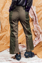 Load image into Gallery viewer, AW25 ANRI FLARE ZIP PANTS - FOREST KHAKI