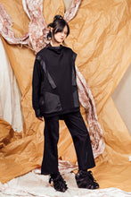 Load image into Gallery viewer, AW25 KORI PANEL COWL JUMPER - ONYX HOUNDSTOOTH