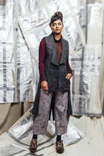 Load image into Gallery viewer, Paneled women's long vest