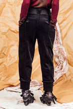 Load image into Gallery viewer, AW25 REILLY STRAIGHT LEG PANT - OBSIDIAN CORD