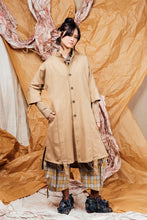 Load image into Gallery viewer, AW25 SAIGE LONG RUCHE JACKET - CAMEL