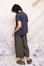 Load image into Gallery viewer, RS25 KAI ASYMMETRIC POCKET TEE - CHARCOAL