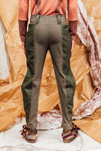 Load image into Gallery viewer, AW25 ANRI FLARE ZIP PANTS - FOREST KHAKI
