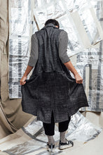 Load image into Gallery viewer, men's long tunic vest