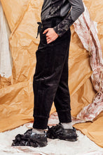 Load image into Gallery viewer, AW25 REILLY STRAIGHT LEG PANT - OBSIDIAN CORD