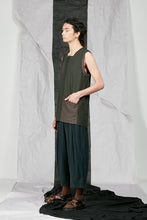 Load image into Gallery viewer, Men's Italian Viscose Sleeveless Tank with Pockets