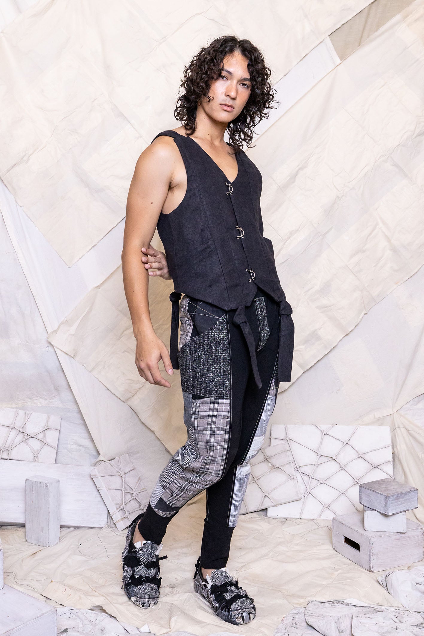 RS25 ELIO TIE VEST - ONYX