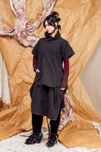 Load image into Gallery viewer, AW25 AKEMI RUCHE BOX TOP - ONYX JACQUARD