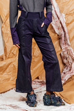 Load image into Gallery viewer, AW25 ANRI FLARE ZIP PANTS - DENIM