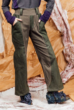 Load image into Gallery viewer, AW25 ANRI FLARE ZIP PANTS - FOREST KHAKI