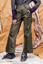 Load image into Gallery viewer, AW25 ANRI FLARE ZIP PANTS - FOREST KHAKI