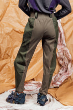 Load image into Gallery viewer, AW25 ANRI FLARE ZIP PANTS - FOREST KHAKI