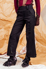 Load image into Gallery viewer, AW25 ANRI FLARE ZIP PANTS - OBSIDIAN
