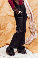 Load image into Gallery viewer, AW25 ANRI FLARE ZIP PANTS - OBSIDIAN