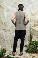 Load image into Gallery viewer, SL24 FIYAN APRON TIE VEST - RIVERSTONE CHECK