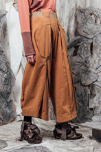 Load image into Gallery viewer, AW24 LYNDON BUTTON FLARE PANTS - CAMEL