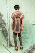 Load image into Gallery viewer, SL26 MANI CONVERTIBLE SQUARE TOP - KHAKI SALMON