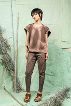 Load image into Gallery viewer, SL26 MANI CONVERTIBLE SQUARE TOP - KHAKI SALMON