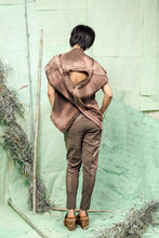 Load image into Gallery viewer, SL26 MANI CONVERTIBLE SQUARE TOP - KHAKI SALMON