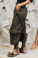 Load image into Gallery viewer, AW26 ORFEO ZIP LEG WIDE PANTS - FOREST CHEVRON