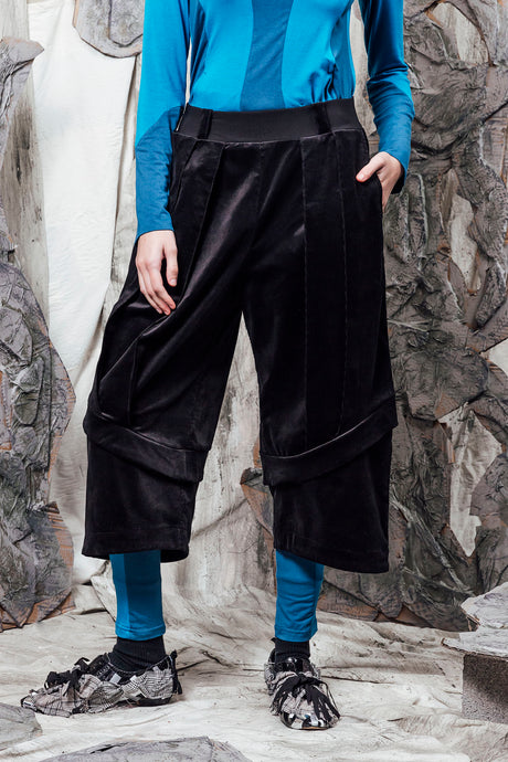 AW24 PLICA DOUBLE CUFF PANTS - OBSIDIAN