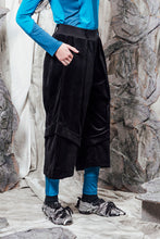 Load image into Gallery viewer, AW24 PLICA DOUBLE CUFF PANTS - OBSIDIAN