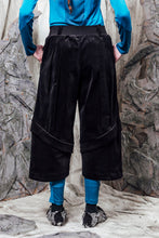 Load image into Gallery viewer, AW24 PLICA DOUBLE CUFF PANTS - OBSIDIAN