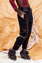 Load image into Gallery viewer, AW25 REILLY STRAIGHT LEG PANT - OBSIDIAN CORD