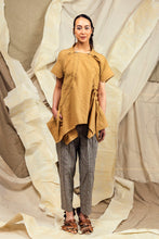 Load image into Gallery viewer, SL27 SANTALI RUCHE FLARE TOP - DIJON