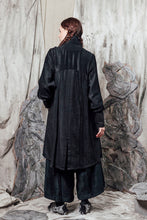 Load image into Gallery viewer, AW24 THORNE DRAPE TRENCH - OBSIDIAN CHENILLE