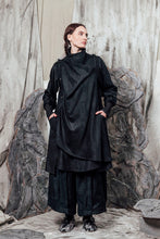 Load image into Gallery viewer, AW24 THORNE DRAPE TRENCH - OBSIDIAN CHENILLE