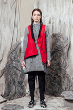 Load image into Gallery viewer, AW24 UZURI ZIP VEST - CARDINAL