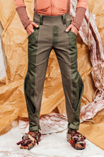 Load image into Gallery viewer, AW25 ANRI FLARE ZIP PANTS - FOREST KHAKI