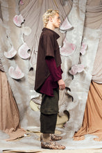 Load image into Gallery viewer, AW26 CIELO CROP POCKET TOP - ESPRESSO
