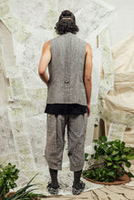 Load image into Gallery viewer, SL24 FIYAN APRON TIE VEST - RIVERSTONE CHECK