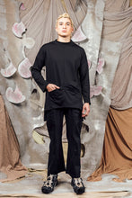 Load image into Gallery viewer, AW26 GIAN LONG SLEEVE POCKET TOP - OBSIDIAN