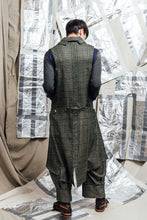 Load image into Gallery viewer, avant garde menswear wool tailored vest