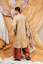 Load image into Gallery viewer, AW25 SAIGE LONG RUCHE JACKET - CAMEL