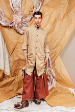 Load image into Gallery viewer, AW25 SAIGE LONG RUCHE JACKET - CAMEL