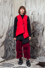 Load image into Gallery viewer, AW24 UZURI ZIP VEST - CARDINAL