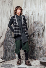 Load image into Gallery viewer, AW24 UZURI ZIP VEST - OBSIDIAN PLAID