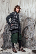 Load image into Gallery viewer, AW24 UZURI ZIP VEST - OBSIDIAN PLAID