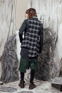 AW24 UZURI ZIP VEST - OBSIDIAN PLAID